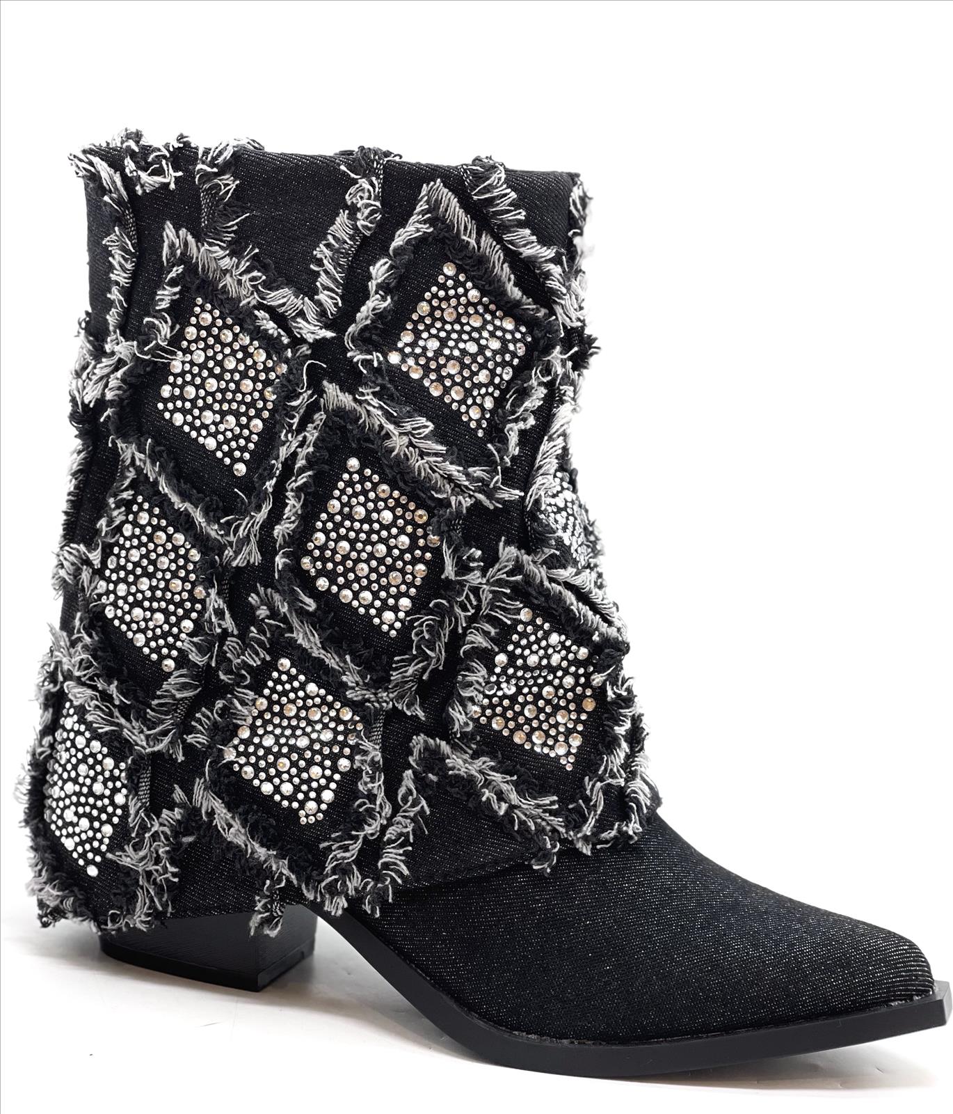 Hier geht's zum Shop von: Ala Mode Fashion-DOB;Accessoires;Leather Wear; Young Fashion - Neuss | Artikel-Nr. A9626 | Stiefeletten (6 Paare) | A (36 Bis 40) 1x36 1x37 2x38 1x39 1x40 B (37 Bis 41) 1x37 1x38 2x39 1x40 | Kategorie: Schuhe / Stiefeletten (6 Paare) | Adresse: Ala Mode Fashion - Breslauerstr. 8 Raum 113 - 41460 neuss - Tel: 021312091616 - ala-mode@web.de | Angebot: Sofortprogramme, Orderware