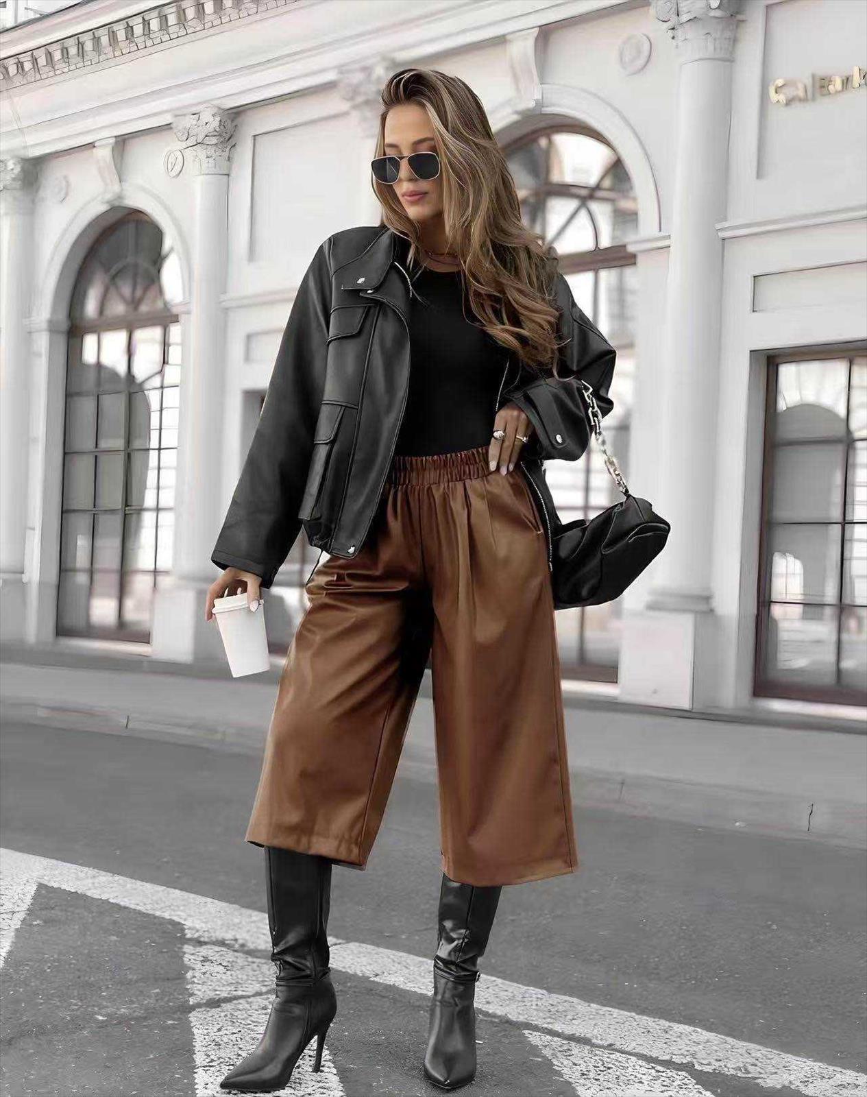 Hier geht's zum Shop von: Ala Mode Fashion-DOB;Accessoires;Leather Wear; Young Fashion - Neuss | Kategorie: Hose | Adresse: Ala Mode Fashion - Breslauerstr. 8 Raum 113 - 41460 neuss - Tel: 021312091616 - ala-mode@web.de | Angebot: Sofortprogramme, Orderware