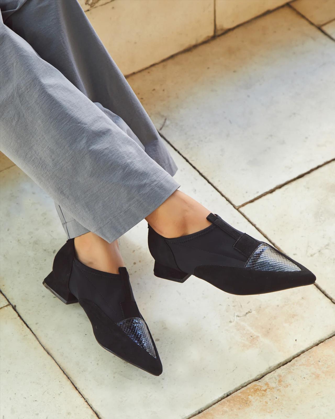 Hier geht's zum Shop von: E-Vitale Shoes - BIONDINI Großhandel Wholesale - hochwertige italienische Schuhe direkt ab Fabrik | Kategorie: Damenschuhe / Schuhe (LOT) | Adresse: E-VITALE SHOES - Raum 114 - Breslauer Str. 8 - 41460 Neuss - Tel: 02131/3868532 - service@evitale-shoes.eu | Angebot: Damenbekleidung, Damen Accessoires, Herren Accessoires, Schuhe, Young Fashion, Leather Wear, Sofortprogramme, Orderware