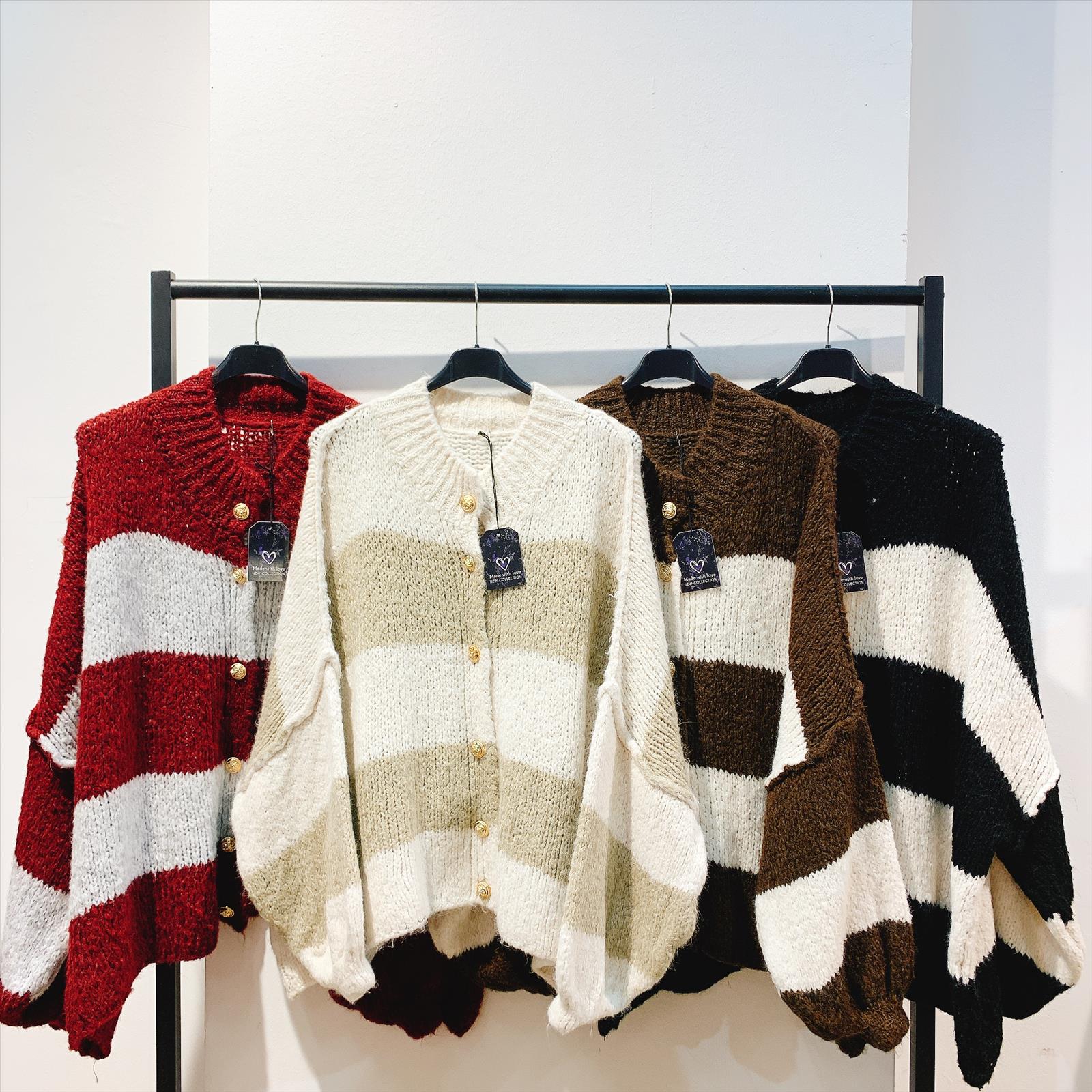CAS CARA by Cherry´s GmbH - Damenbekleidung Pronto Moda | Artikel-Nr. MA-2593 | STRICKJACKEN | 38% ACRYL32% POLYAMID18% WOOL12% MOHAIR | Kategorie: STRICKWAREN / STRICKJACKEN | Angebot: Damenbekleidung, Young Fashion, Sofortprogramme, Orderware | Adresse: Cherry´s GmbH - Breslauer Str. 1 - 41460 Neuss - Tel: 021313843120 - cherrysgmbh@gmail.com
