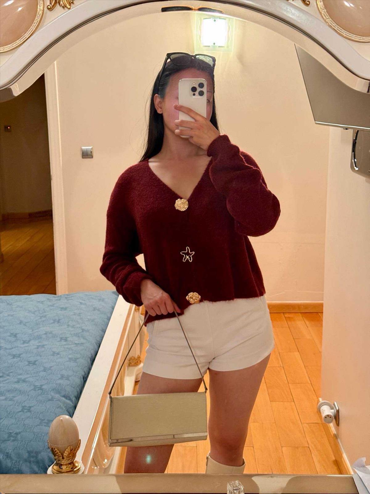 Hier geht's zum Shop von: Ala Mode Fashion-DOB;Accessoires;Leather Wear; Young Fashion - Neuss | Kategorie: Strickjacke | Adresse: Ala Mode Fashion - Breslauerstr. 8 Raum 113 - 41460 neuss - Tel: 021312091616 - ala-mode@web.de | Angebot: Sofortprogramme, Orderware