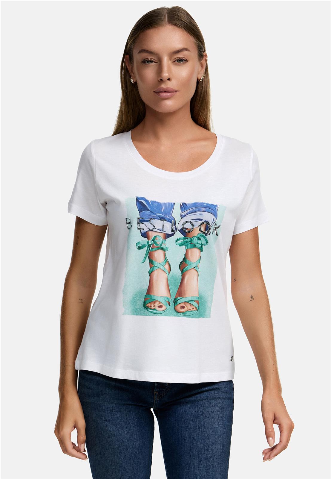 Hier geht's zum Shop von: Decay Modevertrieb GmbH - Textilien Grosshandel T-Shirts Jeans | Artikel-Nr. MD2012 | Decay T-Shirt | Das Decay T-Shirt vereint Stil und Komfort in einem einzigartigen Design. Auf der Vorderseite des Shirts prangt der Schriftzug „Best Look“ in glitzernder Optik, der sofort ins Auge fällt. Die aufwendigen Muster, die sich perfekt in das Gesamtbild einfügen, verleihen dem Shirt eine moderne und trendige Note, die sich von herkömmlichen Designs abhebt. Mit einem klassischen Rundhalsausschnitt bietet das Decay T-Shirt optimalen Tragekomfort und eine perfekte Passform. Dank der hochwertigen Materialz | Kategorie: T-Shirts | Adresse: Decay Modevertrieb GmbH - Breslauerstr. 8 - 41460 Neuss - Tel: 02131-3846926 - balaban@decay24.de | Angebot: Sofortprogramme, Orderware