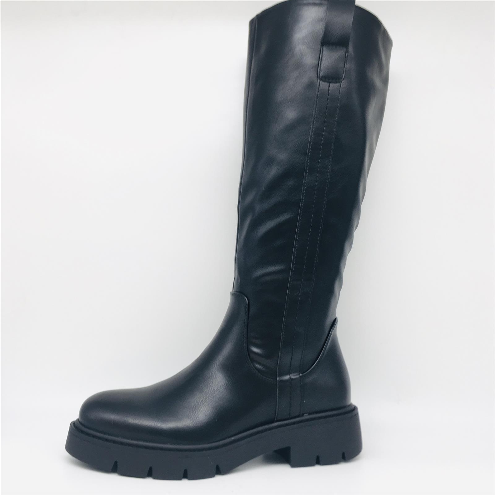 Hier geht's zum Shop von: Kayla GmbH - Schuhgrosshandel | Kategorie: Stiefel | Adresse: Kayla GmbH - de814155035 - Anton-Kux Str. 2 - 41460 Neuss - Tel: 021311332043 - kaylashoes@hotmail.com | Angebot: Damenbekleidung, Herrenbekleidung, Damen Accessoires, Herren Accessoires, Schuhe, Kinder & Teens, Young Fashion, Leather Wear, Sofortprogramme