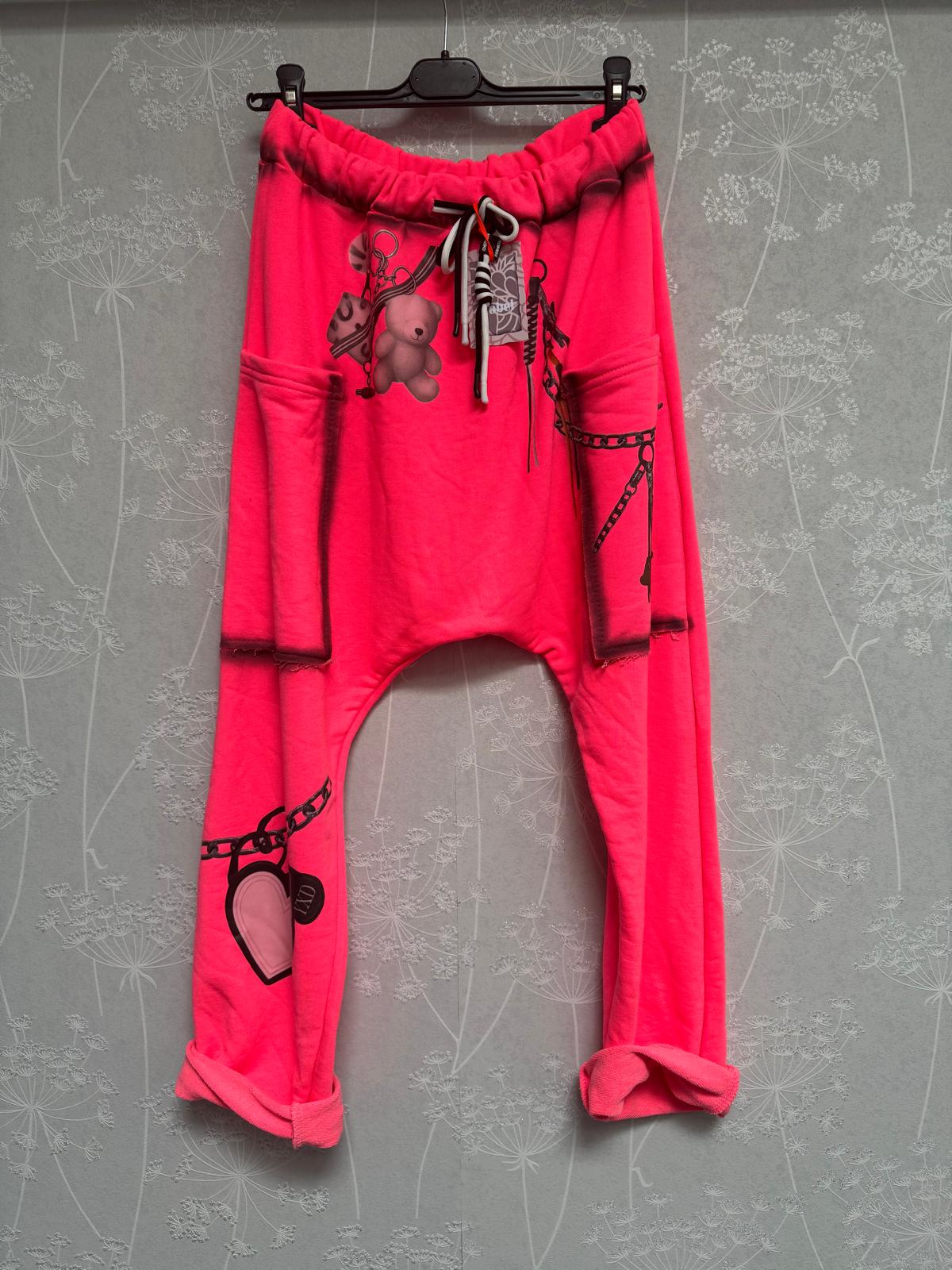Catchme UG - DOB - Dreieich | Baggy Hosen 42/44 | Artikel-Nr. NB-26390 | NB-26390 | Kategorie: Bekleidung (bis grose 42) / Hosen | Angebot: Sofortprogramme, Orderware | Adresse: Catchme UG - Otto-Hahn Str. 24 - 63303 Dreieich - Tel: +49 (0)6103 – 39891 10 - grossartig9@gmail.com
