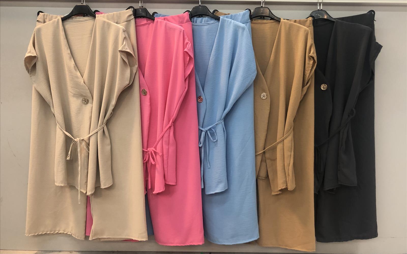 Hier geht's zum Shop von: SM Young Collection GmbH (Shini - Reflection of happiness) | Set | Artikel-Nr. 2306-17 | Material 95% Polyester5% Elastan | Kategorie: Set | Adresse: SM Young Collection GmbH - Breslauer Str. 8 - 41460 Neuss - Tel: 021312095284 - shiniyoungcollection@yahoo.de | Angebot: Damenbekleidung, Young Fashion, Sofortprogramme