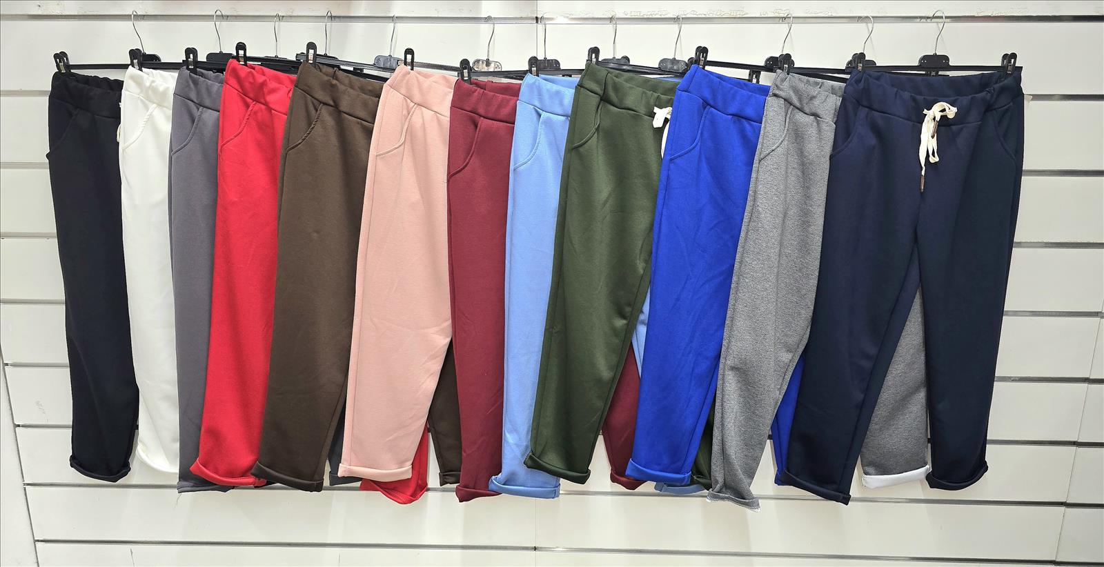 Noor Fashion - DOB;HAKA;Young Fashion - Dreieich | Kategorie: Damen Hose | Angebot: Sofortprogramme, Orderware | Adresse: Noor Fashion - Otto-Hahn-Str. 6 - 63303 Dreieich - Tel: +49 6103 371505 - noorfashion@web.de