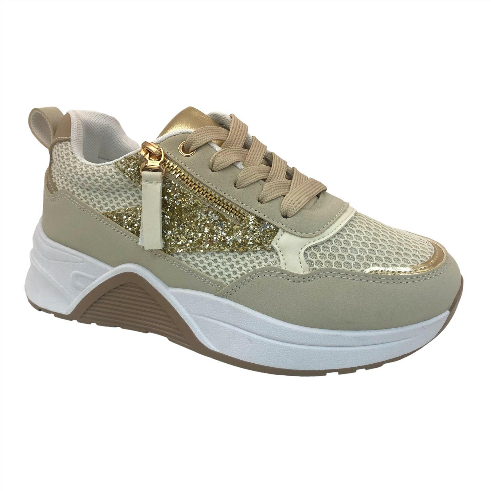 Hier geht's zum Shop von: Fox by Ren GmbH - DOB; ACCessoires - Neuss | Sneaker - Madrid | Artikel-Nr. 605 | Damen Fashion Sneakers - Größenaufteilung in einem Karton 36 37 38 39 40 41 1 2 3 3 2 1 - Material: Synthetik | Kategorie: Schuhe / Sneaker | Adresse: Fox by Ren GmbH - Anton-Kux-Str. 2 - 41460 Neuss - Tel: 021313818241 - info@foxbyren.com | Angebot: Sofortprogramme, Orderware