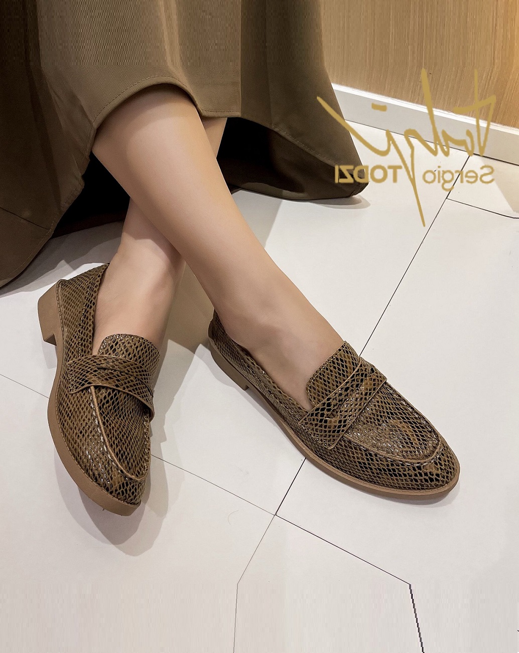 Lujah Shoes (Schuhgrosshandel) | Artikel-Nr. GO-247 | Schuhe/GOW | Kategorie: Damenschuhe | Angebot: Schuhe, Große Größen, Kinder & Teens, Young Fashion, Leather Wear | Adresse: Lujah Shoes - Doesburgstraat 5 - 5651BD Eindhoven - Tel: 0031642235368 - lujah-schuh@hotmail.com