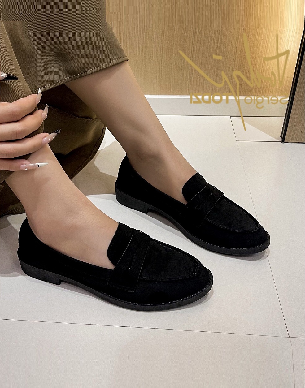 Lujah Shoes (Schuhgrosshandel) | Artikel-Nr. GO-247 | Schuhe/GOW | Kategorie: Damenschuhe | Angebot: Schuhe, Große Größen, Kinder & Teens, Young Fashion, Leather Wear | Adresse: Lujah Shoes - Doesburgstraat 5 - 5651BD Eindhoven - Tel: 0031642235368 - lujah-schuh@hotmail.com
