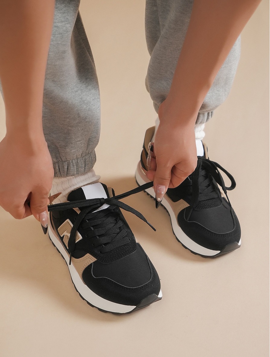 Lujah Shoes (Schuhgrosshandel) | Artikel-Nr. 24069 | Sneakers/GOW | Kategorie: Freizeitschuhe/Sneakers | Angebot: Schuhe, Große Größen, Kinder & Teens, Young Fashion, Leather Wear | Adresse: Lujah Shoes - Doesburgstraat 5 - 5651BD Eindhoven - Tel: 0031642235368 - lujah-schuh@hotmail.com