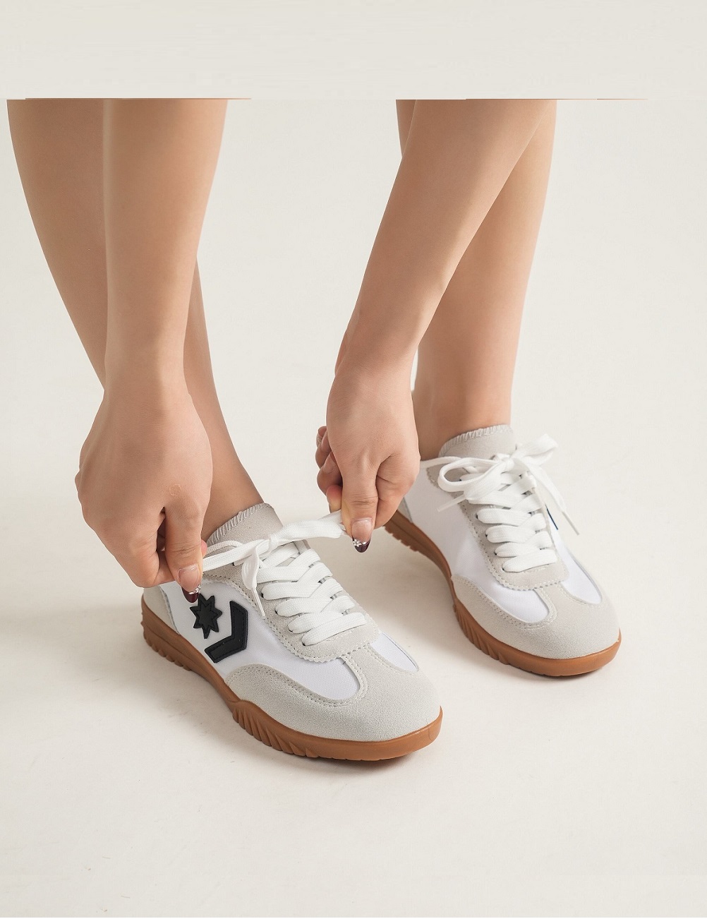Lujah Shoes (Schuhgrosshandel) | Artikel-Nr. 24049 | Sneakers/GOW | Kategorie: Freizeitschuhe/Sneakers | Angebot: Schuhe, Große Größen, Kinder & Teens, Young Fashion, Leather Wear | Adresse: Lujah Shoes - Doesburgstraat 5 - 5651BD Eindhoven - Tel: 0031642235368 - lujah-schuh@hotmail.com