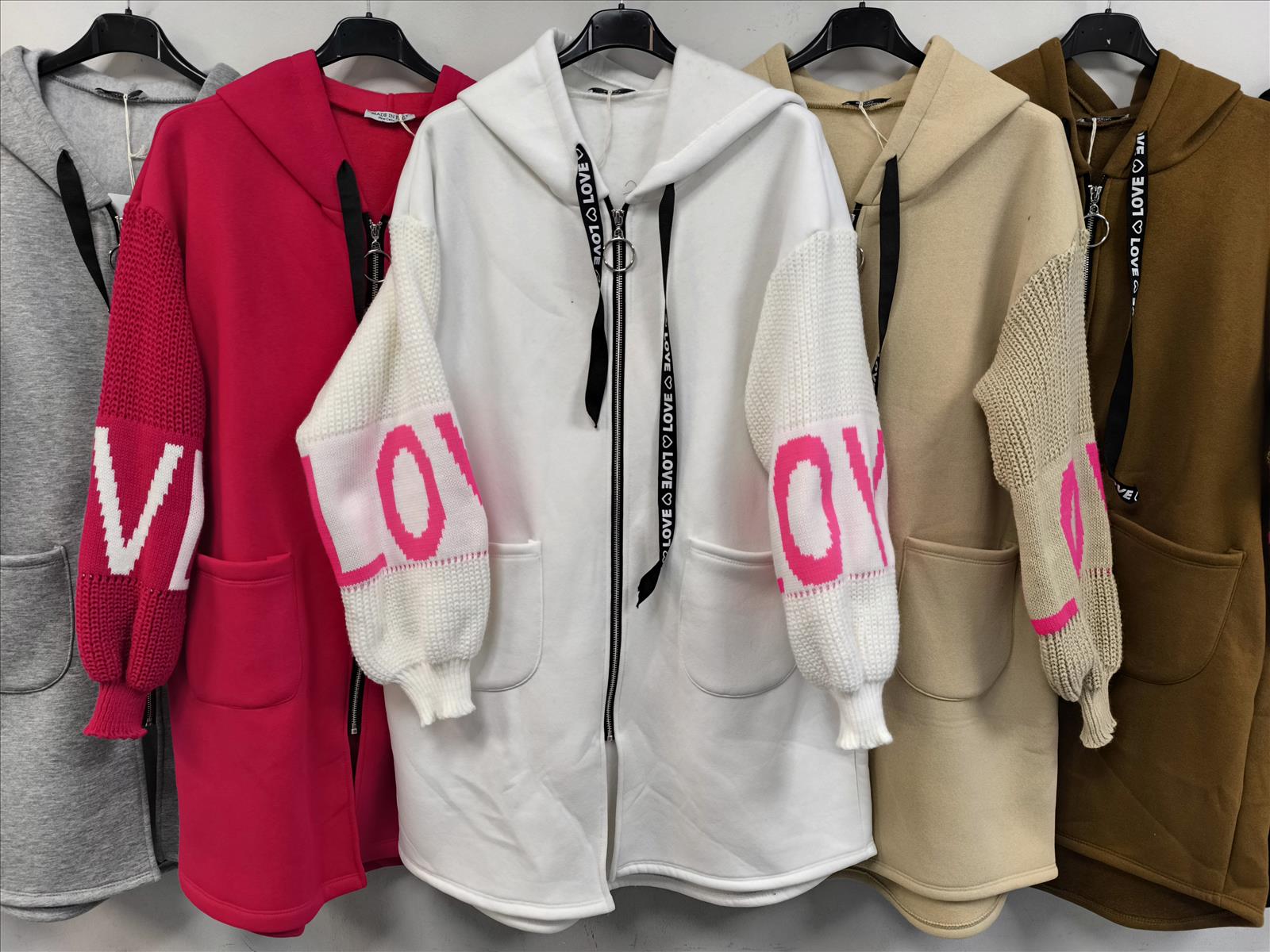 Raj Richi - Modegrosshandel , Damenbekleidung Dreieich | Angebot: Sofortprogramme, Orderware | Adresse: Raj Richi - Otto-Hahn-Str. 24 - Raum 26 - 63303 Dreieich - Tel: 061038703090 - rajrichifashion@gmail.com
