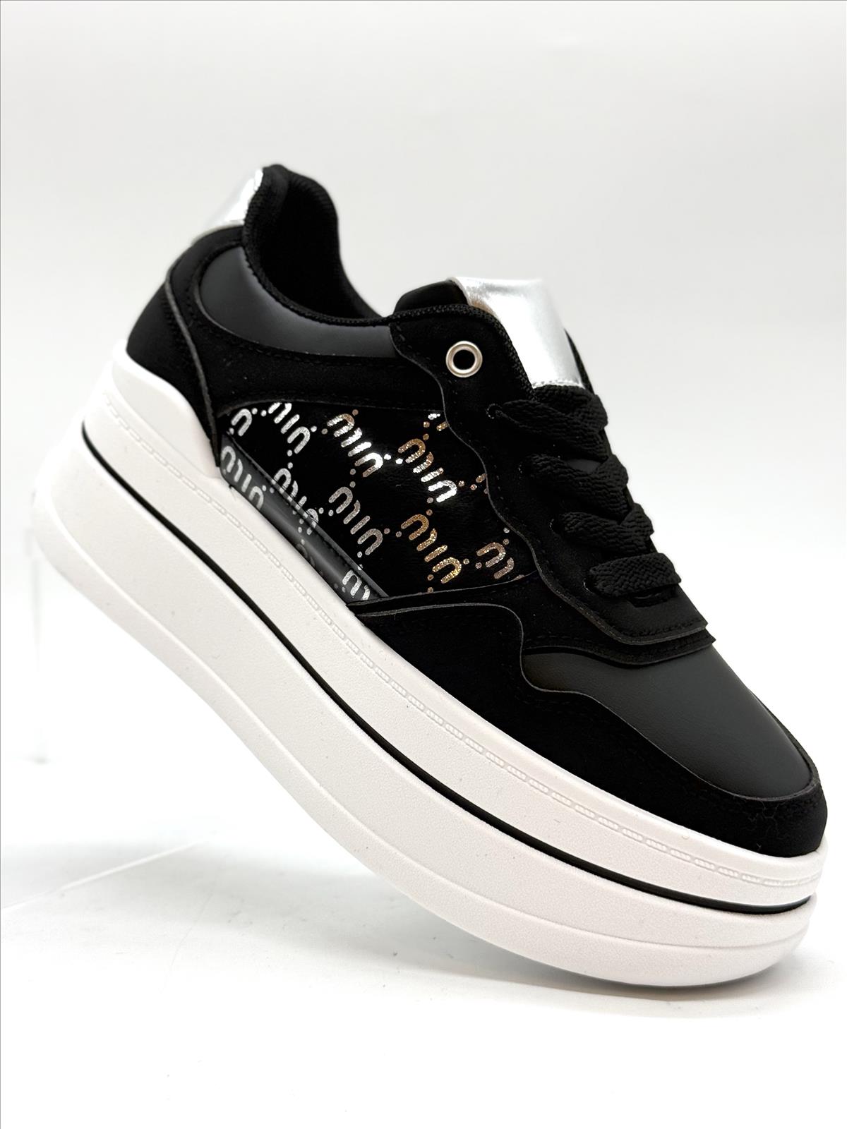 Ala Mode Fashion-DOB;Accessoires;Leather Wear; Young Fashion - Neuss | Kategorie: Schuhe / Sneakers (6 Paare) | Angebot: Sofortprogramme, Orderware | Adresse: Ala Mode Fashion - Breslauerstr. 8 Raum 113 - 41460 neuss - Tel: 021312091616 - ala-mode@web.de