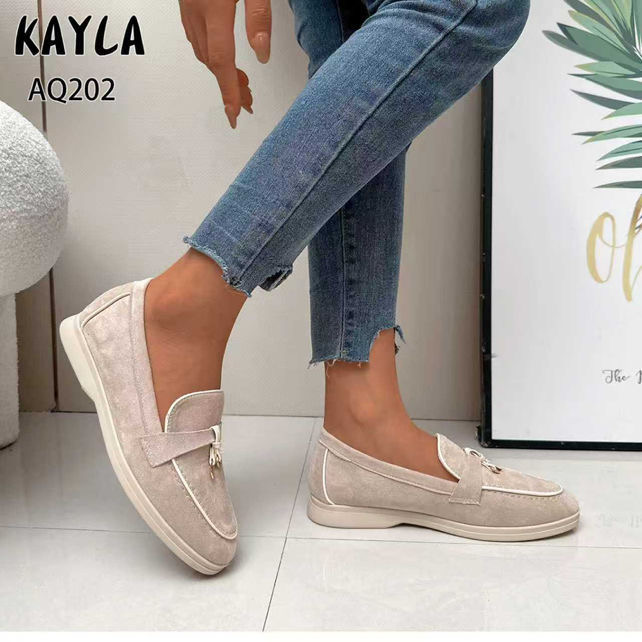 Kayla GmbH - Schuhgrosshandel | Kategorie: Stiefel | Angebot: Damenbekleidung, Herrenbekleidung, Damen Accessoires, Herren Accessoires, Schuhe, Kinder & Teens, Young Fashion, Leather Wear, Sofortprogramme | Adresse: Kayla GmbH - de814155035 - Anton-Kux Str. 2 - 41460 Neuss - Tel: 021311332043 - kaylashoes@hotmail.com
