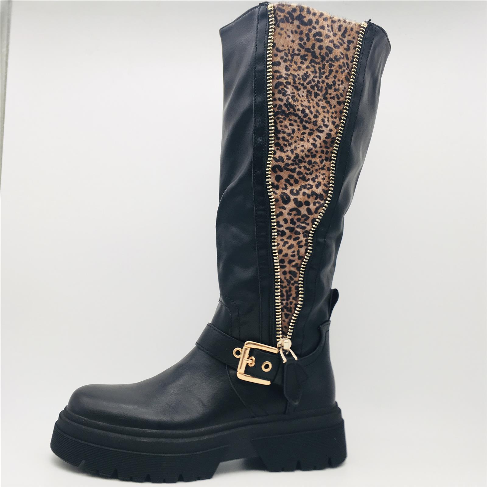 Kayla GmbH - Schuhgrosshandel | Kategorie: Stiefel | Angebot: Damenbekleidung, Herrenbekleidung, Damen Accessoires, Herren Accessoires, Schuhe, Kinder & Teens, Young Fashion, Leather Wear, Sofortprogramme | Adresse: Kayla GmbH - de814155035 - Anton-Kux Str. 2 - 41460 Neuss - Tel: 021311332043 - kaylashoes@hotmail.com