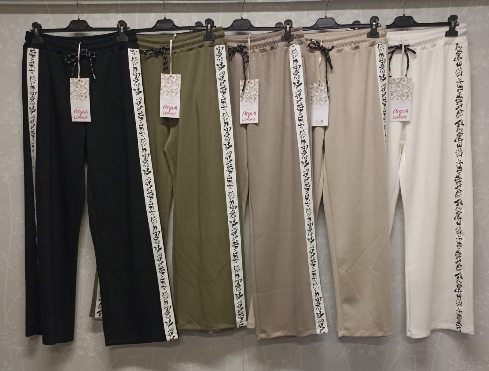 Hier geht's zum Shop von: Catchme UG - DOB - Dreieich | Kategorie: Bekleidung (bis grose 42) / Hosen | Adresse: Catchme UG - Otto-Hahn Str. 24 - 63303 Dreieich - Tel: +49 (0)6103 – 39891 10 - grossartig9@gmail.com | Angebot: Sofortprogramme, Orderware