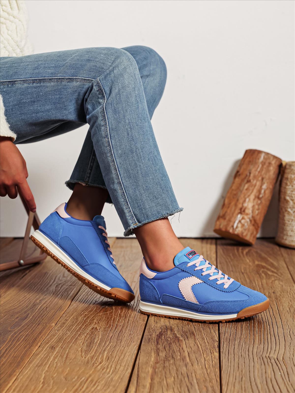 Hier geht's zum Shop von: Ala Mode Fashion-DOB;Accessoires;Leather Wear; Young Fashion - Neuss | Kategorie: Schuhe / Sneakers (Lot) | Adresse: Ala Mode Fashion - Breslauerstr. 8 Raum 113 - 41460 neuss - Tel: 021312091616 - ala-mode@web.de | Angebot: Sofortprogramme, Orderware