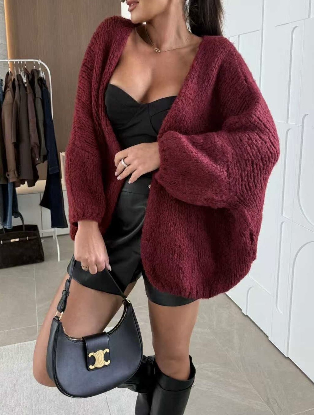 Ala Mode Fashion-DOB;Accessoires;Leather Wear; Young Fashion - Neuss | Kategorie: Strickjacke | Angebot: Sofortprogramme, Orderware | Adresse: Ala Mode Fashion - Breslauerstr. 8 Raum 113 - 41460 neuss - Tel: 021312091616 - ala-mode@web.de
