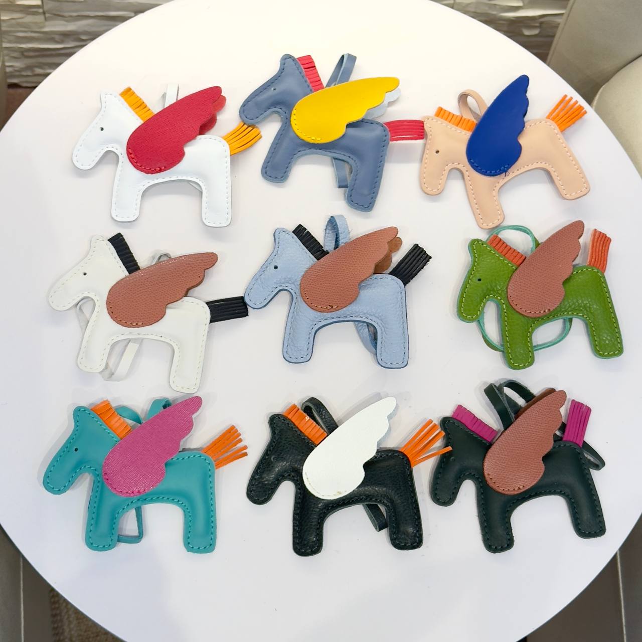 Pan Lederwaren GmbH - München | Kategorie: Acceccoires | Angebot: Damenbekleidung, Young Fashion, Sofortprogramme, Orderware | Adresse: Pan Lederwaren GmbH - Taunusstr. 45, Haus 1, Raum 012 - 80807 Muenchen - Tel: 08935029208 - pan92@outlook.com