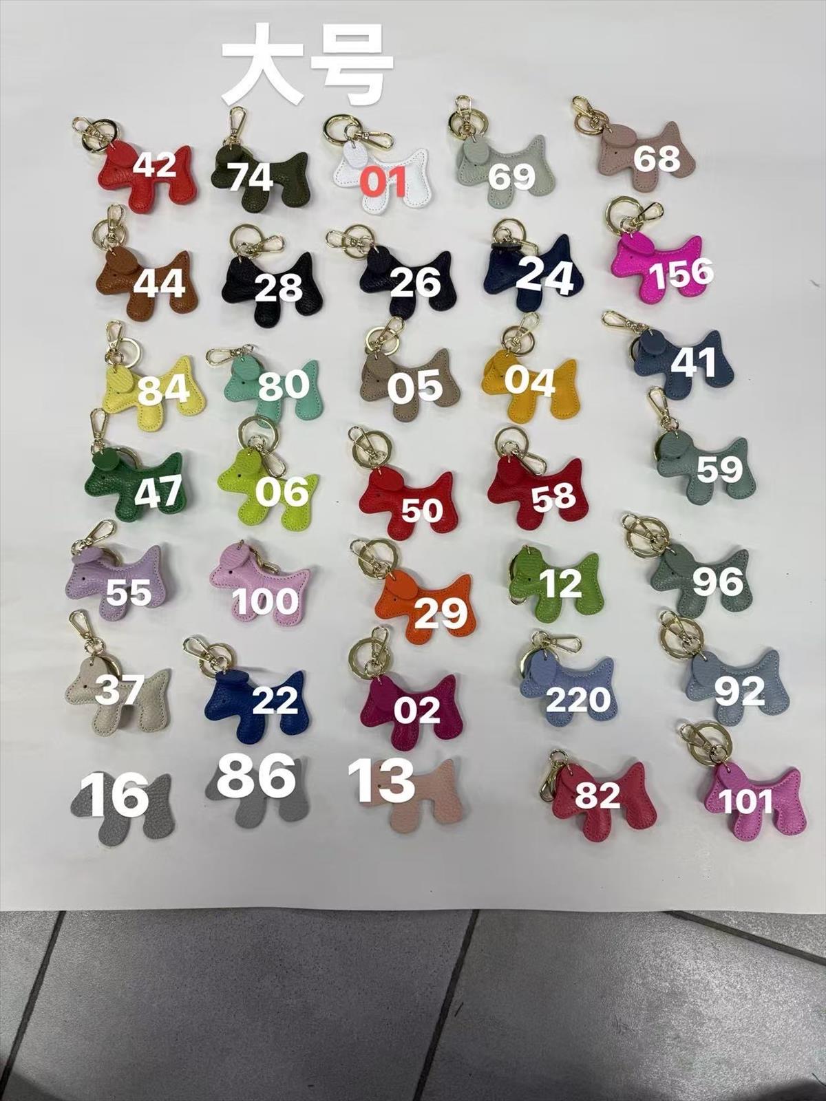 Pan Lederwaren GmbH - München | Kategorie: Acceccoires | Angebot: Damenbekleidung, Young Fashion, Sofortprogramme, Orderware | Adresse: Pan Lederwaren GmbH - Taunusstr. 45, Haus 1, Raum 012 - 80807 Muenchen - Tel: 08935029208 - pan92@outlook.com