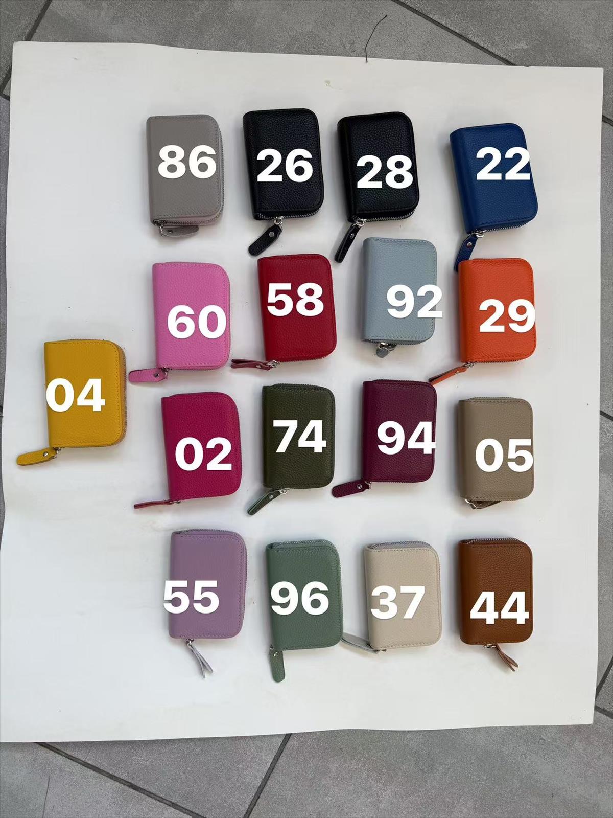 Pan Lederwaren GmbH - München | Kategorie: Leder Taschen | Angebot: Damenbekleidung, Young Fashion, Sofortprogramme, Orderware | Adresse: Pan Lederwaren GmbH - Taunusstr. 45, Haus 1, Raum 012 - 80807 Muenchen - Tel: 08935029208 - pan92@outlook.com