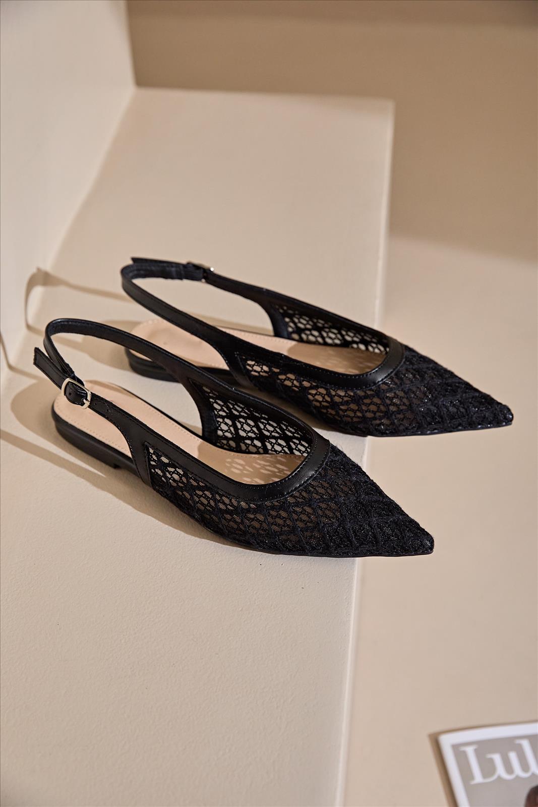Hier geht's zum Shop von: E-Vitale Shoes - BIONDINI Großhandel Wholesale - hochwertige italienische Schuhe direkt ab Fabrik | Kategorie: Damenschuhe / Sandaletten (LOT) | Adresse: E-VITALE SHOES - Raum 114 - Breslauer Str. 8 - 41460 Neuss - Tel: 02131/3868532 - service@evitale-shoes.eu | Angebot: Damenbekleidung, Damen Accessoires, Herren Accessoires, Schuhe, Young Fashion, Leather Wear, Sofortprogramme, Orderware