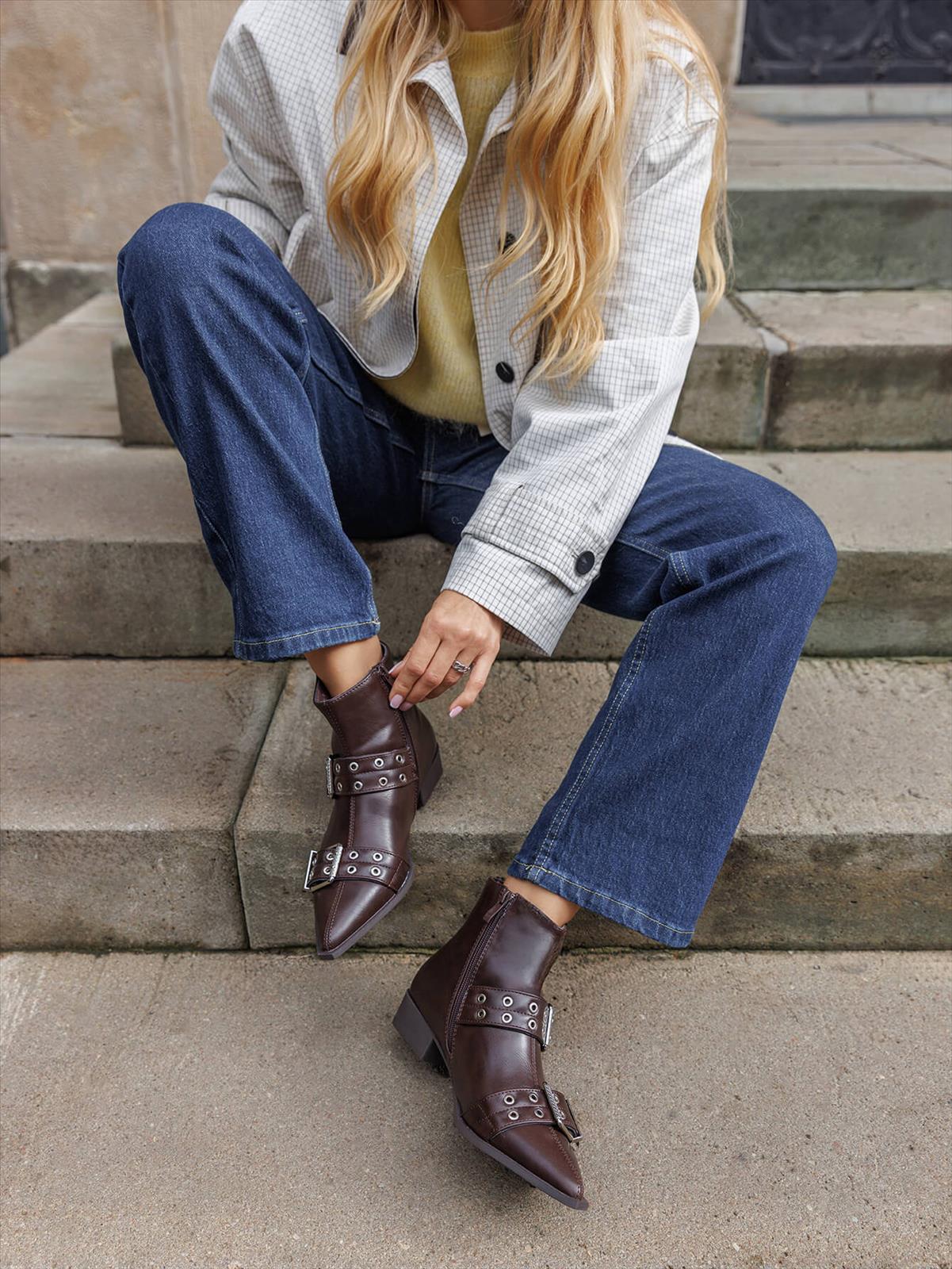 Hier geht's zum Shop von: Ala Mode Fashion-DOB;Accessoires;Leather Wear; Young Fashion - Neuss | Kategorie: Schuhe / Stiefeletten | Adresse: Ala Mode Fashion - Breslauerstr. 8 Raum 113 - 41460 neuss - Tel: 021312091616 - ala-mode@web.de | Angebot: Sofortprogramme, Orderware