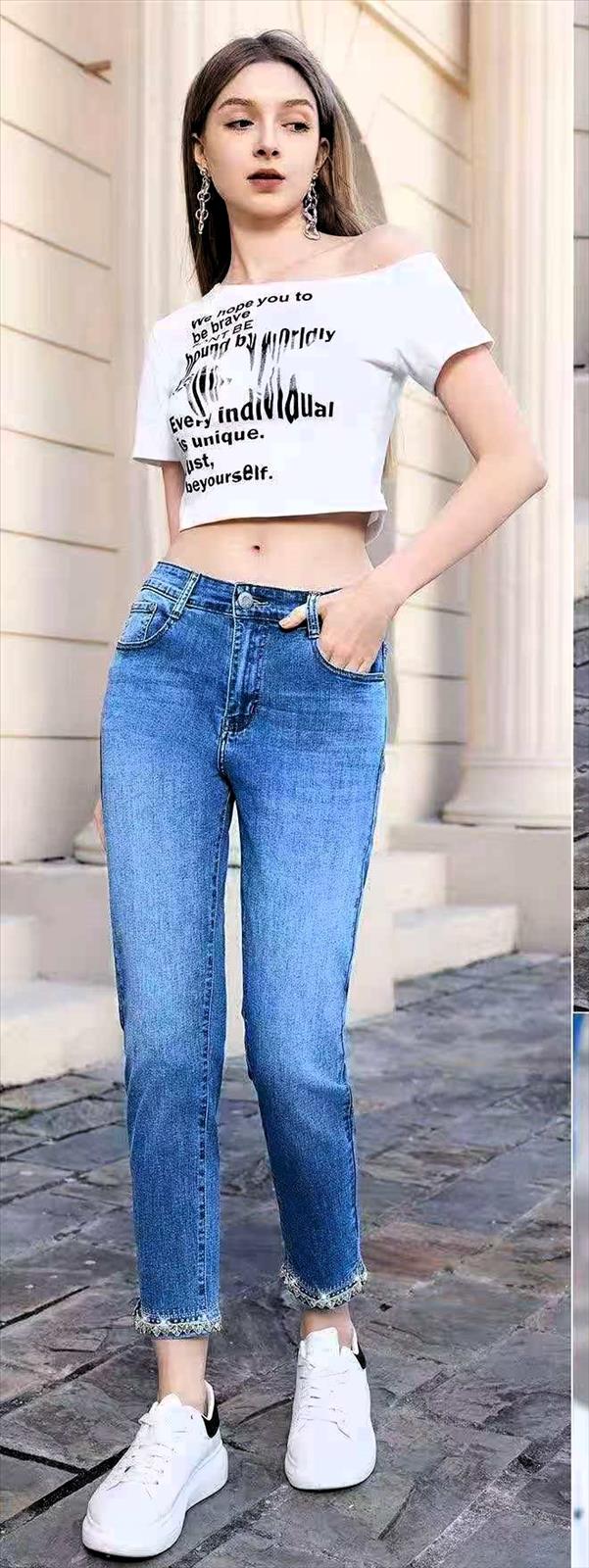Hier geht's zum Shop von: LB new fashion GmbH & Co KG - DOB, Accessoires, Young Fashion, Big Sizes - Eschborn | Jeans mit Glitzer und Spitze am Beinabschluss | Artikel-Nr. 9389 | Jeans mit Spitze und Glitzer am Beinabschluss schmale Form in 7 Größen 70% Baumwolle, 28% Polyester, 2% Elasthan | Kategorie: Jeans | Adresse: LB new fashion GmbH & Co KG - Kölner Str. 1 - 65760 Eschborn - Tel: 06196/7730740 - lbfashion24@gmail.com | Angebot: Sofortprogramme, Orderware