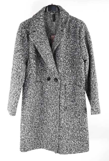 Hier geht's zum Shop von: olluni fashion GmbH - DOB-HAHA-Accessoires-Schuhe-Young-Fashion-Leder-Große Größen - Hamburg | Artikel-Nr. 8907-9 | Wolle Jacke Mantel mit 2 Knöpfe | Kategorie: Jacke | Adresse: olluni fashion GmbH - Modering 5, Haus D, 5 Etage - 22457 Hamburg - Tel: 040 55598886 - info@olluni.de | Angebot: Damenbekleidung, Damen Accessoires, Große Größen, Young Fashion, Leather Wear, Sofortprogramme, Orderware