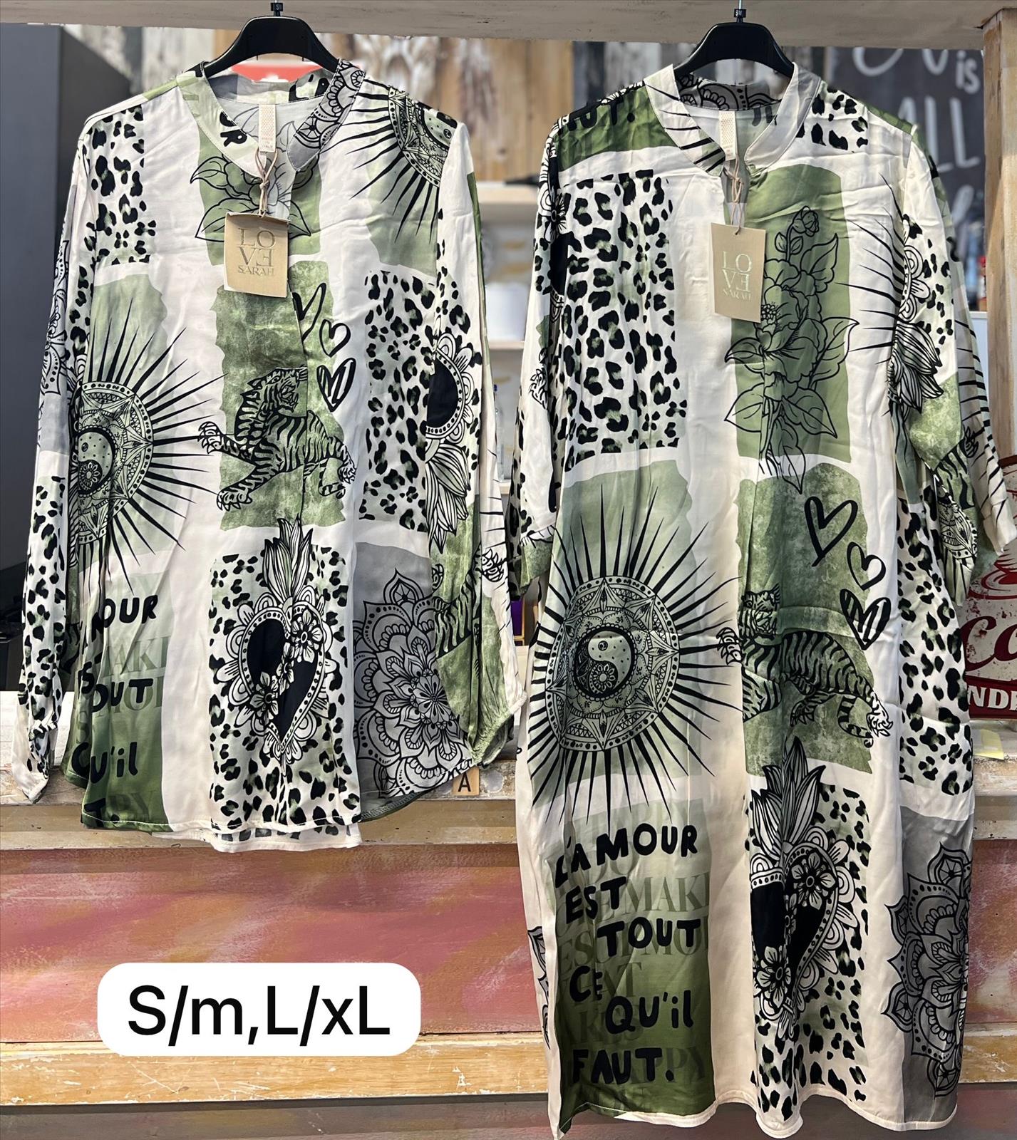 Sarah GmbH - DOB aus Italien | Bluse/Kleid | Artikel-Nr. 790 | Angebot: Damenbekleidung, Damen Accessoires, Große Größen, Young Fashion, Sofortprogramme, Orderware | Adresse: Sarah GmbH - Otto-Hahn-Straße 1 - 63303 Dreieich - Tel: 061039603444 - sarah-aktuell@t-online.de