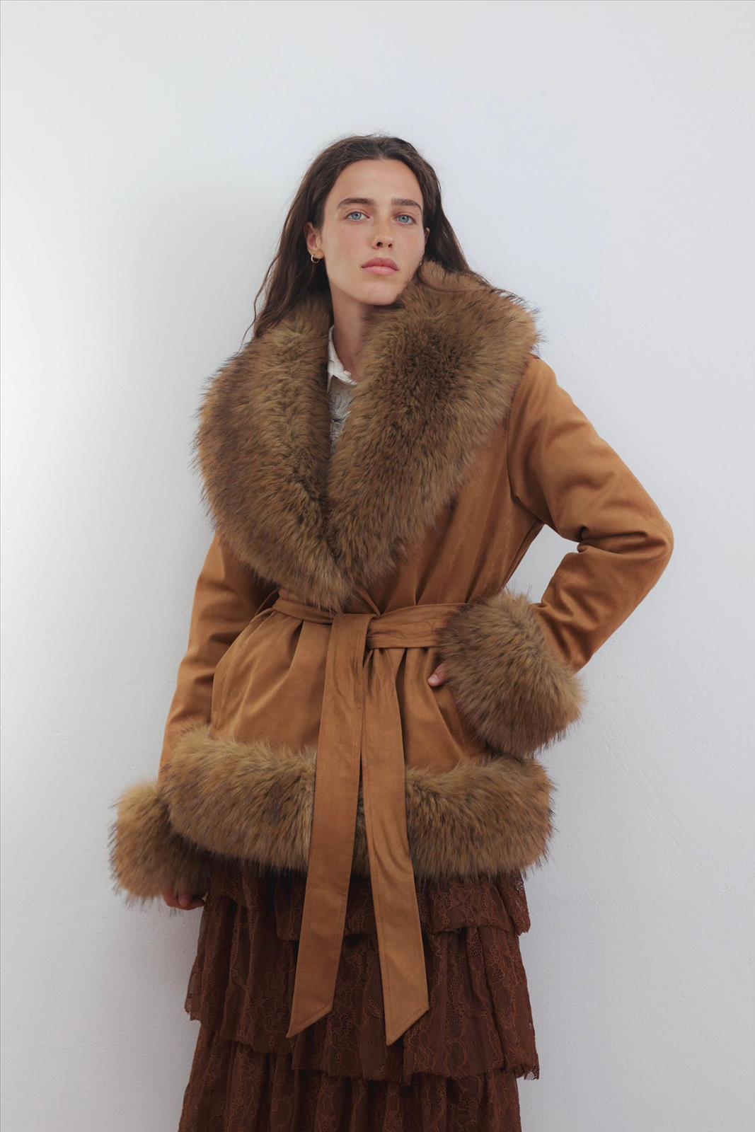 Ala Mode Fashion-DOB;Accessoires;Leather Wear; Young Fashion - Neuss | Kategorie: Mantel | Angebot: Sofortprogramme, Orderware | Adresse: Ala Mode Fashion - Breslauerstr. 8 Raum 113 - 41460 neuss - Tel: 021312091616 - ala-mode@web.de