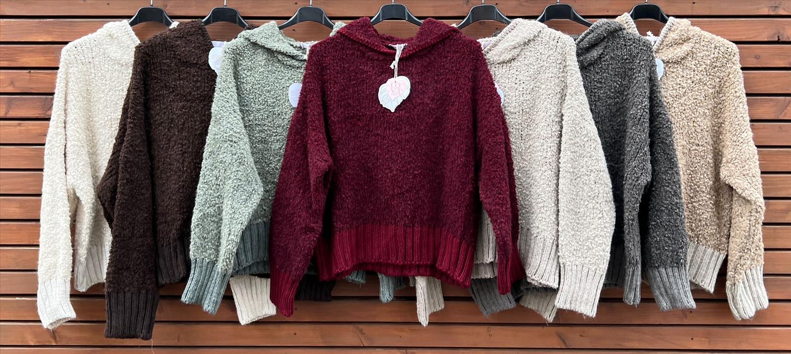 Sarah GmbH - DOB aus Italien | Hoodie | Artikel-Nr. 793 | Angebot: Damenbekleidung, Damen Accessoires, Große Größen, Young Fashion, Sofortprogramme, Orderware | Adresse: Sarah GmbH - Otto-Hahn-Straße 1 - 63303 Dreieich - Tel: 061039603444 - sarah-aktuell@t-online.de
