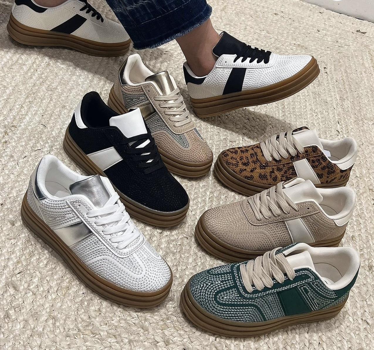 Hier geht's zum Shop von: Ala Mode Fashion-DOB;Accessoires;Leather Wear; Young Fashion - Neuss | Kategorie: Schuhe / Sneakers (Lot) | Adresse: Ala Mode Fashion - Breslauerstr. 8 Raum 113 - 41460 neuss - Tel: 021312091616 - ala-mode@web.de | Angebot: Sofortprogramme, Orderware