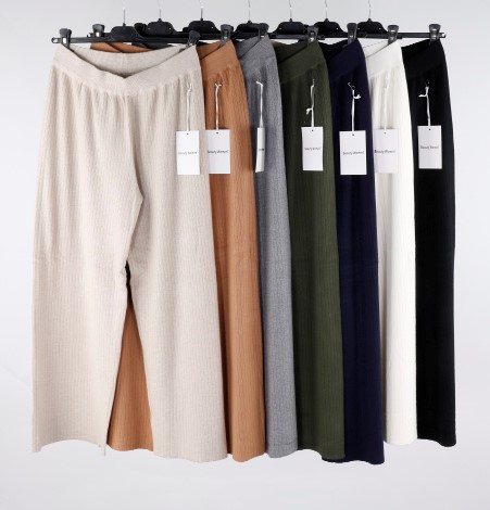 Hier geht's zum Shop von: olluni fashion GmbH - DOB-HAHA-Accessoires-Schuhe-Young-Fashion-Leder-Große Größen - Hamburg | Artikel-Nr. 03610-1 | Stricke Hosen, gerippt | Kategorie: Hosen | Adresse: olluni fashion GmbH - Modering 5, Haus D, 5 Etage - 22457 Hamburg - Tel: 040 55598886 - info@olluni.de | Angebot: Damenbekleidung, Damen Accessoires, Große Größen, Young Fashion, Leather Wear, Sofortprogramme, Orderware