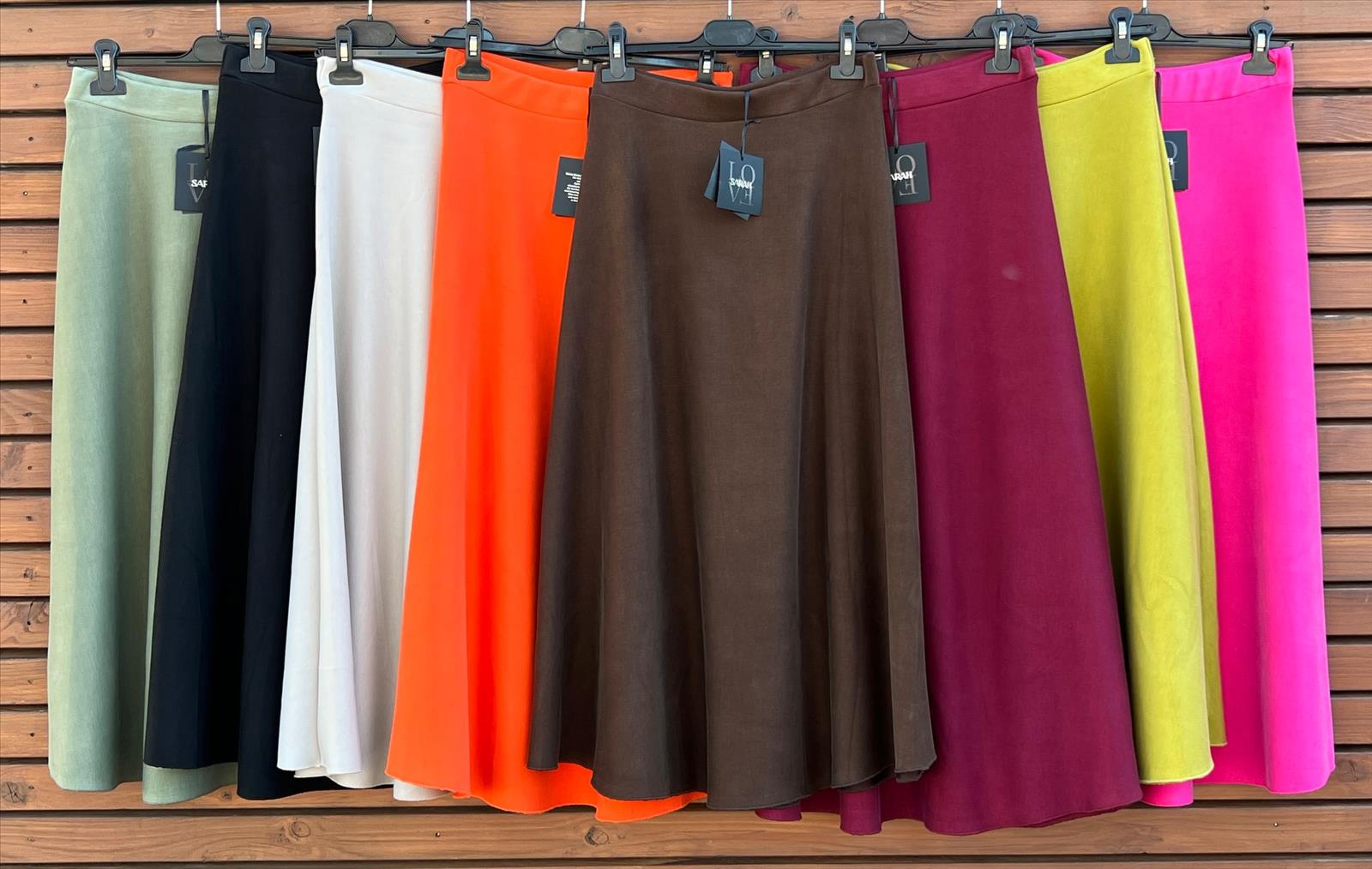 Element of Joy - Damenbekleidung und Accessoires - Wiesbaden | Hose | Artikel-Nr. 1724 | Kategorie: Hosen | Angebot: Damenbekleidung, Damen Accessoires, Schuhe | Adresse: Element of Joy - Marktstraße 27 - 65183 Wiesbaden - Tel: 01628583468 - elementofjoy1@gmail.com