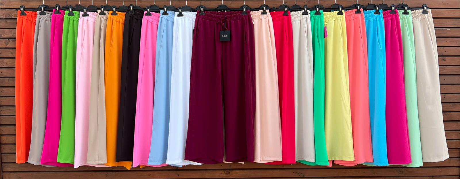 Element of Joy - Damenbekleidung und Accessoires - Wiesbaden | Hose | Artikel-Nr. 1790 | Kategorie: Hosen | Angebot: Damenbekleidung, Damen Accessoires, Schuhe | Adresse: Element of Joy - Marktstraße 27 - 65183 Wiesbaden - Tel: 01628583468 - elementofjoy1@gmail.com