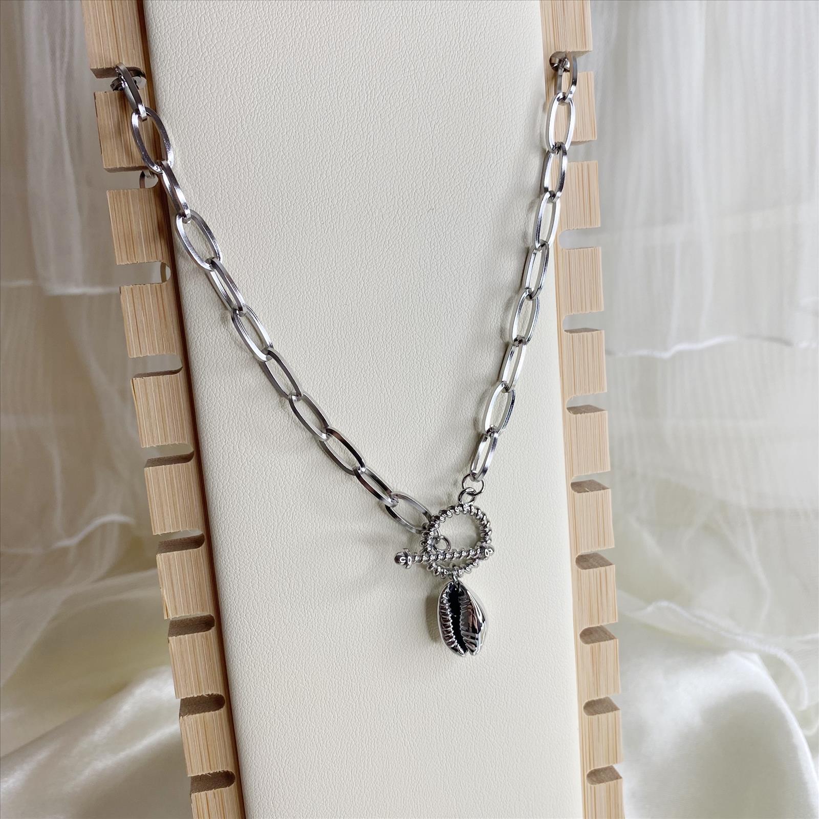 Dega Handels GmbH - DOB, HAKA Accessoires, Dessous, Young Fashion - Neuss | Artikel-Nr. ED065# | Kette Damen | Material:Edelstahl | Kategorie: Edelstahlschmuck(Damen) / Kette | Angebot: Damenbekleidung, Herrenbekleidung, Damen Accessoires, Herren Accessoires, Dessous, Große Größen, Young Fashion, Orderware | Adresse: Dega Handels GmbH - Anton-Kux-Str.2 - 41460 Neuss - Tel: 02131-3863604 - dega_gmbh@hotmail.com