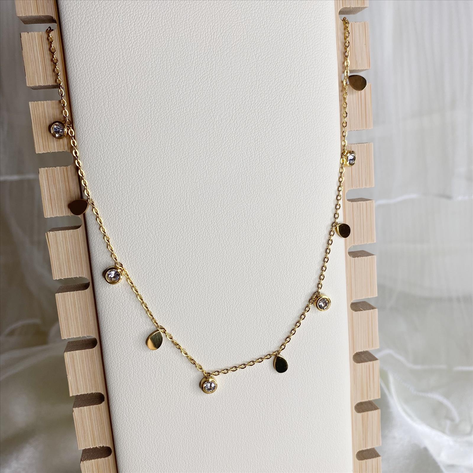 Dega Handels GmbH - DOB, HAKA Accessoires, Dessous, Young Fashion - Neuss | Artikel-Nr. ED068# | Kette Damen | Material:Edelstahl | Kategorie: Edelstahlschmuck(Damen) / Kette | Angebot: Damenbekleidung, Herrenbekleidung, Damen Accessoires, Herren Accessoires, Dessous, Große Größen, Young Fashion, Orderware | Adresse: Dega Handels GmbH - Anton-Kux-Str.2 - 41460 Neuss - Tel: 02131-3863604 - dega_gmbh@hotmail.com