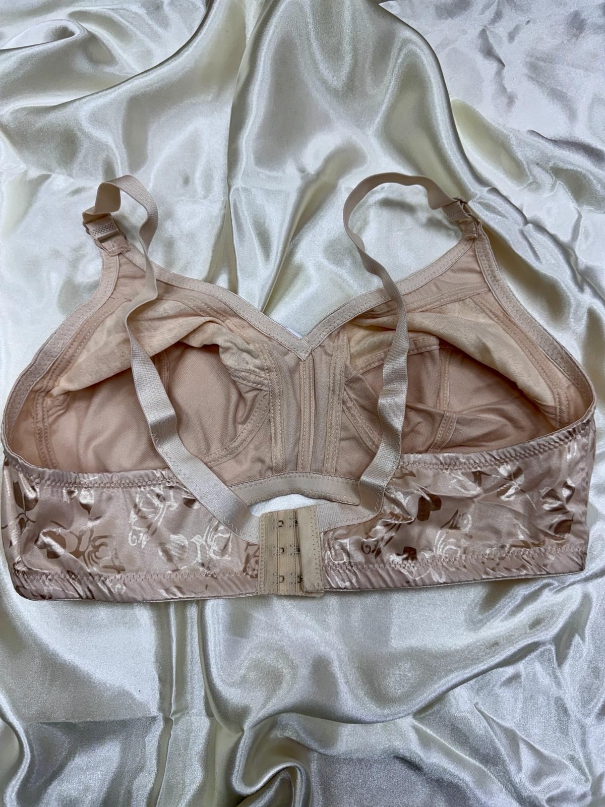 Dega Handels GmbH - DOB, HAKA Accessoires, Dessous, Young Fashion - Neuss | Kategorie: BH / Ohne Bügel Ohne Schale | Angebot: Damenbekleidung, Herrenbekleidung, Damen Accessoires, Herren Accessoires, Dessous, Große Größen, Young Fashion, Orderware | Adresse: Dega Handels GmbH - Anton-Kux-Str.2 - 41460 Neuss - Tel: 02131-3863604 - dega_gmbh@hotmail.com