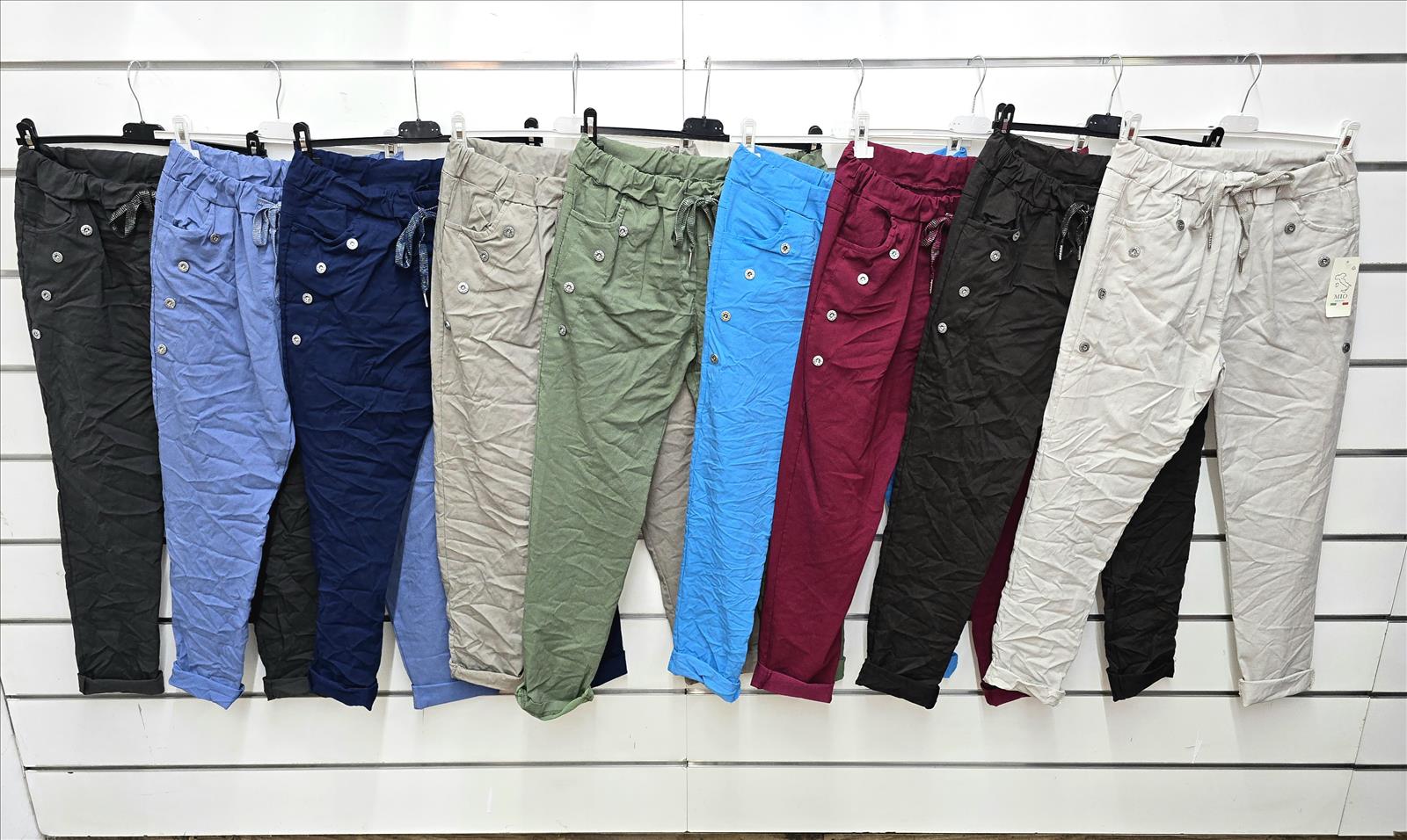 Noor Fashion - DOB;HAKA;Young Fashion - Dreieich | Kategorie: Damen Hose | Angebot: Sofortprogramme, Orderware | Adresse: Noor Fashion - Otto-Hahn-Str. 6 - 63303 Dreieich - Tel: +49 6103 371505 - noorfashion@web.de
