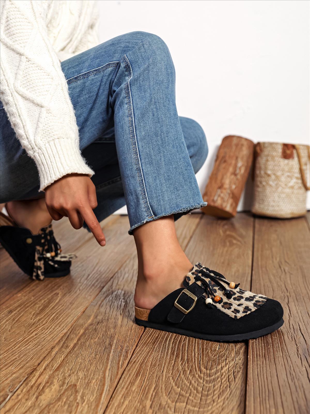 Hier geht's zum Shop von: Ala Mode Fashion-DOB;Accessoires;Leather Wear; Young Fashion - Neuss | Kategorie: Schuhe / Pantoletten (Lot) | Adresse: Ala Mode Fashion - Breslauerstr. 8 Raum 113 - 41460 neuss - Tel: 021312091616 - ala-mode@web.de | Angebot: Sofortprogramme, Orderware