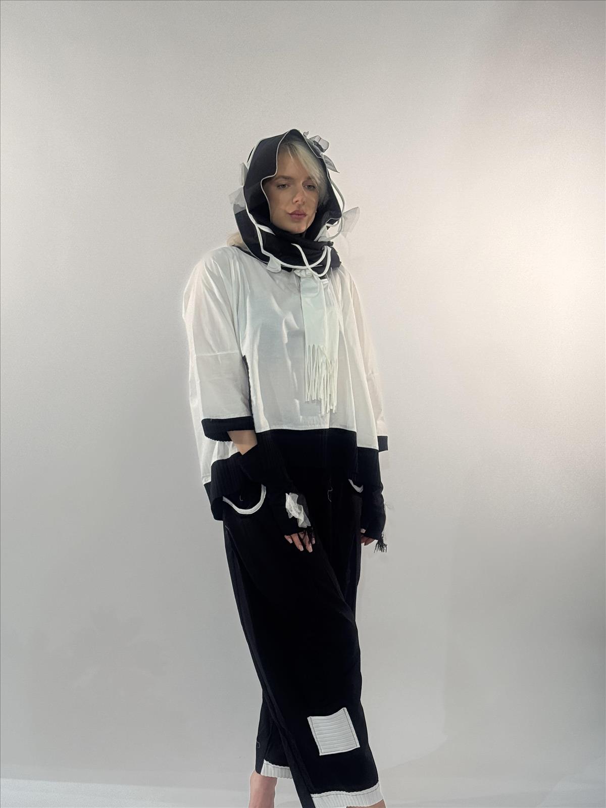 Hier geht's zum Shop von: Chalona GmbH - DOB, Accessoires, Große Größen - Jacken, Kleider, Hosen, Blusen, Mäntel, Tuniken, Röcke, Pullover | Kategorie: Pangea | Adresse: Chalona GmbH - Breslauer Str. 8 - 41460 Neuss - Tel: 02131-2984690 - chalona@outlook.com | Angebot: Damenbekleidung, Damen Accessoires, Große Größen, Sofortprogramme, Orderware