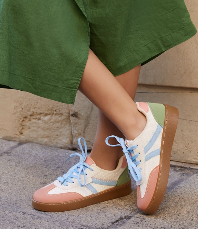 Hier geht's zum Shop von: Ala Mode Fashion-DOB;Accessoires;Leather Wear; Young Fashion - Neuss | Artikel-Nr. C-823 | Sneakers (Lot) | 1x36 2x37 3x38 3x39 2x40 1x41 | Kategorie: Schuhe / Sneakers (Lot) | Adresse: Ala Mode Fashion - Breslauerstr. 8 Raum 113 - 41460 neuss - Tel: 021312091616 - ala-mode@web.de | Angebot: Sofortprogramme, Orderware