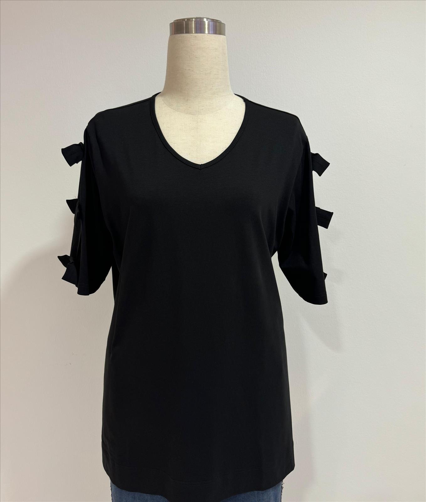 Version Texil GmbH Import Export - Beautiful Big´s - Jeans, Stretchhosen | Kategorie: T-Shirt Applikation / Schleife | Angebot: Damenbekleidung, Große Größen, Sofortprogramme, Orderware | Adresse: Version Textil Imp Exp GmbH - Breslauer Str. 8 - 41460 Neuss - Tel: 02131 103335 - versionxxl@gmail.com
