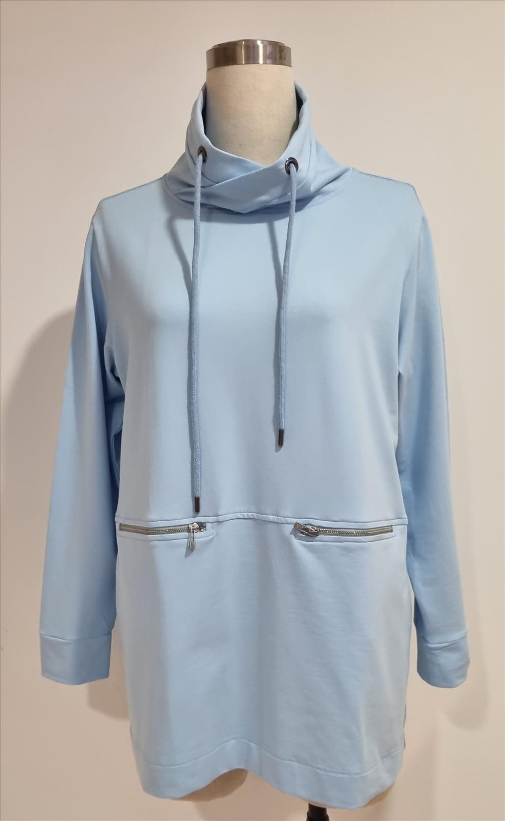 Version Texil GmbH Import Export - Beautiful Big´s - Jeans, Stretchhosen | Artikel-Nr. V-444001 | Sweat Shirt | 95% Baumwolle 5% Elesthan | Kategorie: Sweat-Shirt | Angebot: Damenbekleidung, Große Größen, Sofortprogramme, Orderware | Adresse: Version Textil Imp Exp GmbH - Breslauer Str. 8 - 41460 Neuss - Tel: 02131 103335 - versionxxl@gmail.com
