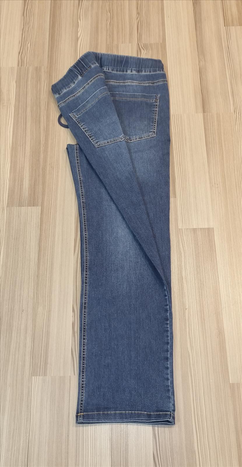 Version Texil GmbH Import Export - Beautiful Big´s - Jeans, Stretchhosen | Kategorie: Jeans Hose Stretch | Angebot: Damenbekleidung, Große Größen, Sofortprogramme, Orderware | Adresse: Version Textil Imp Exp GmbH - Breslauer Str. 8 - 41460 Neuss - Tel: 02131 103335 - versionxxl@gmail.com