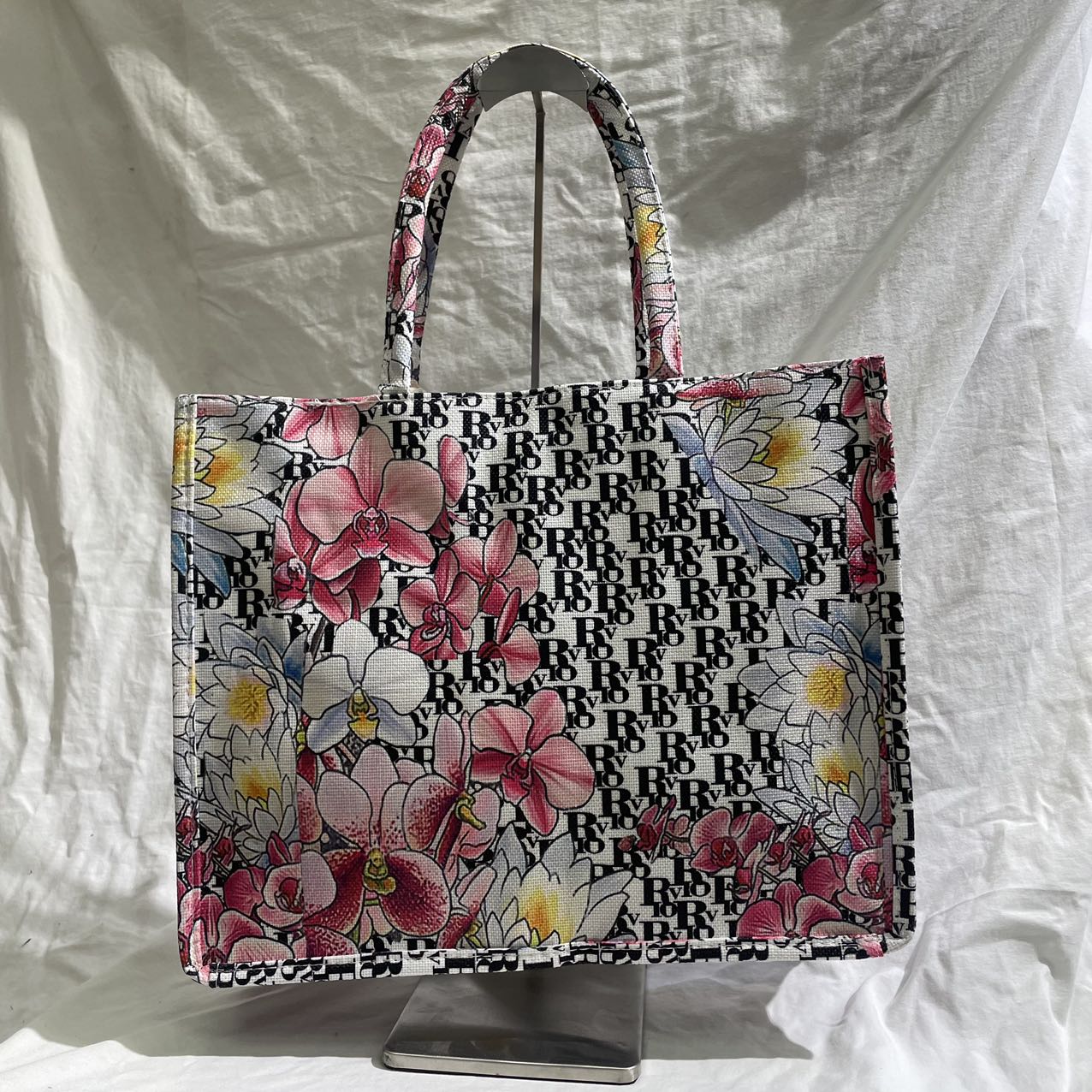 DW-Empire - Damenmode, Kindermode, Accessoires, Taschen, Tücher | Kategorie: Accessoires / Taschen | Angebot: Damenbekleidung, Damen Accessoires, Schuhe, Dessous, Große Größen, Young Fashion, Landhausmode, Leather Wear, Sofortprogramme, Orderware | Adresse: DW-Empire - Johanniskirchstr. 94 - 45329 Essen - Tel: 021311783220 - info@dw-empire.de
