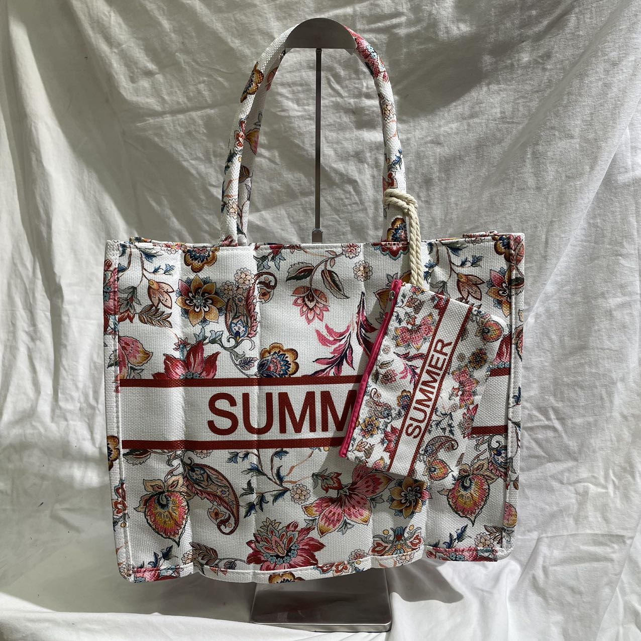 DW-Empire - Damenmode, Kindermode, Accessoires, Taschen, Tücher | summer bag Paisley | Artikel-Nr. 13102 | coole mix aus stadt und strand mit etui coole bag | Kategorie: Accessoires / Taschen | Angebot: Damenbekleidung, Damen Accessoires, Schuhe, Dessous, Große Größen, Young Fashion, Landhausmode, Leather Wear, Sofortprogramme, Orderware | Adresse: DW-Empire - Johanniskirchstr. 94 - 45329 Essen - Tel: 021311783220 - info@dw-empire.de
