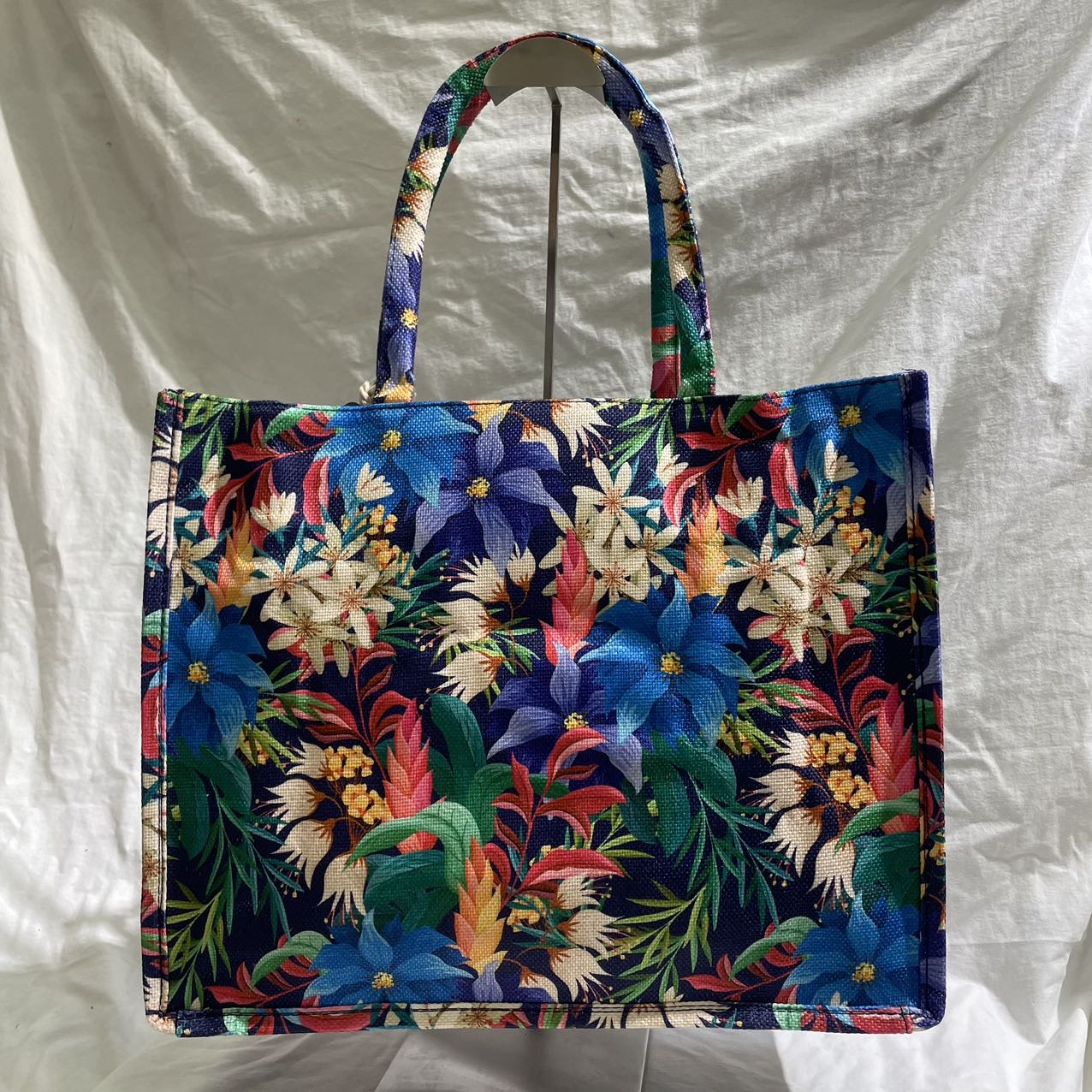 DW-Empire - Damenmode, Kindermode, Accessoires, Taschen, Tücher | Kategorie: Accessoires / Taschen | Angebot: Damenbekleidung, Damen Accessoires, Schuhe, Dessous, Große Größen, Young Fashion, Landhausmode, Leather Wear, Sofortprogramme, Orderware | Adresse: DW-Empire - Johanniskirchstr. 94 - 45329 Essen - Tel: 021311783220 - info@dw-empire.de