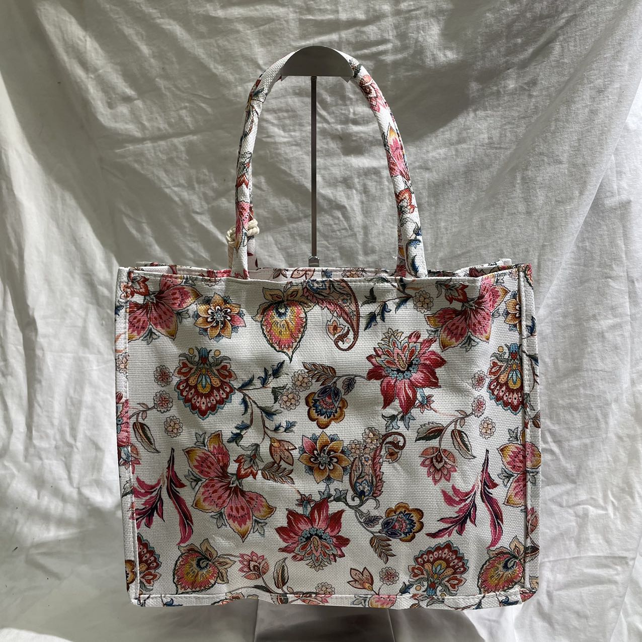 DW-Empire - Damenmode, Kindermode, Accessoires, Taschen, Tücher | Kategorie: Accessoires / Taschen | Angebot: Damenbekleidung, Damen Accessoires, Schuhe, Dessous, Große Größen, Young Fashion, Landhausmode, Leather Wear, Sofortprogramme, Orderware | Adresse: DW-Empire - Johanniskirchstr. 94 - 45329 Essen - Tel: 021311783220 - info@dw-empire.de